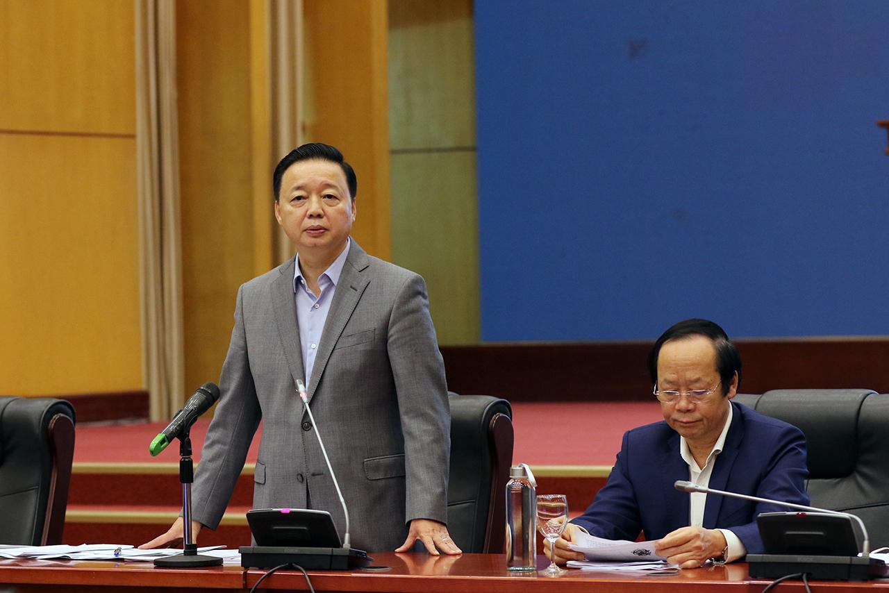 Doanh[-]nghiệp[-]'kêu[-]trời'[-]vì[-]phải[-]thu[-]gom[-]ô[-]tô[-]để[-]tái[-]chế,[-]Bộ[-]trưởng[-]TN-MT[-]nói[-]gì?